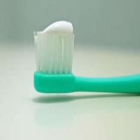 牙黑用什么洗能洗白？牙黑的清洗方法有哪些？